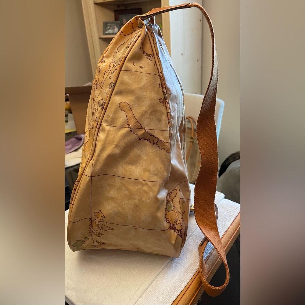 Alviero Martini Tan Map Print Sling Backpack Featuring United States - Picture 4 of 13